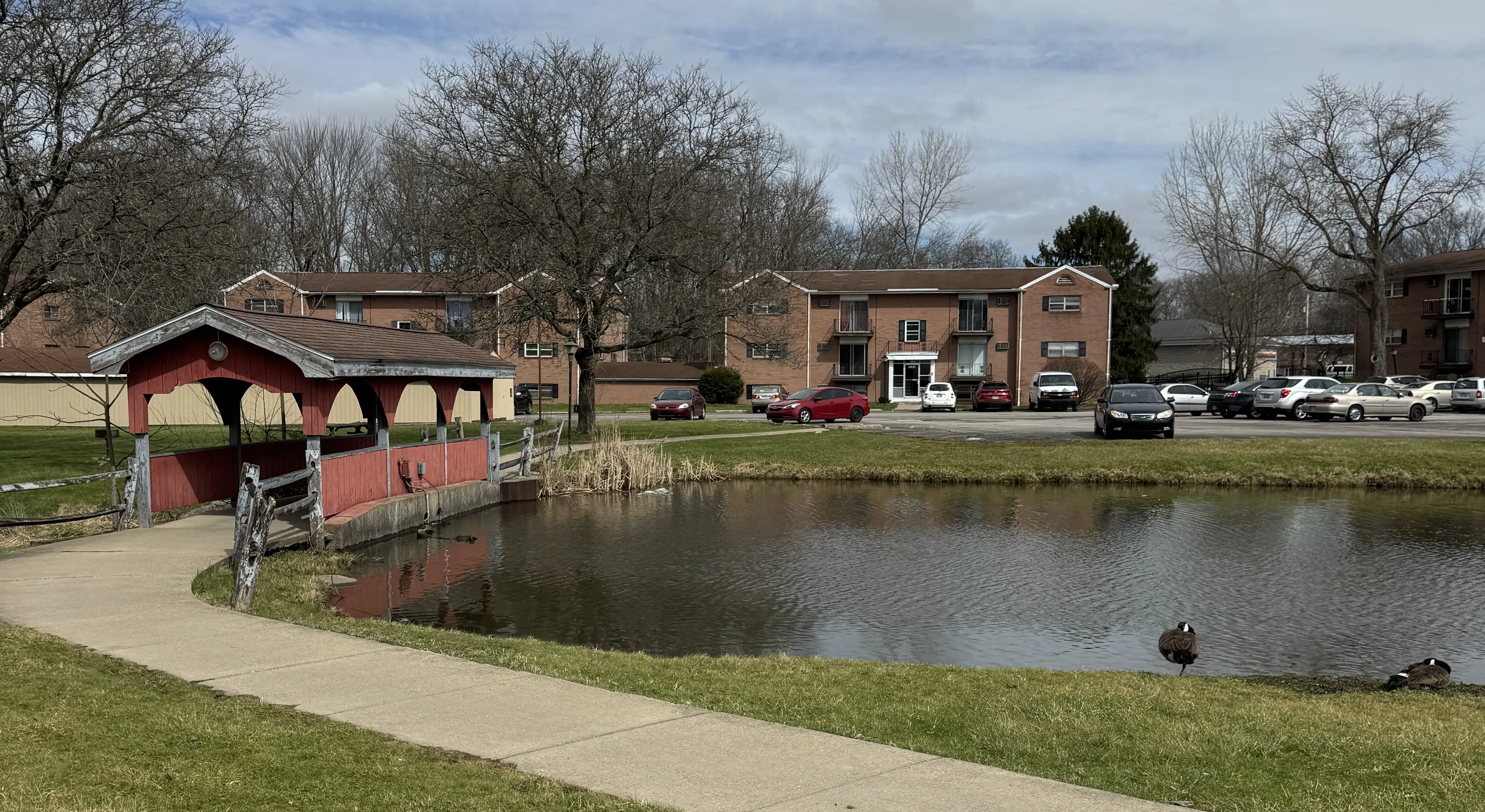 A peaceful view of the Park Plaza Manor grounds.